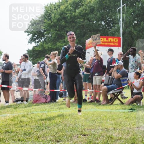 15.06.2025 - 27. Vierlanden-Triathlon KatJ http://msf.ph/oto/8017815 15.06.2025 10:17:10 Schwimmen 471, 479, 510, 556, 567, 602, 610 meine-sportfotos.de