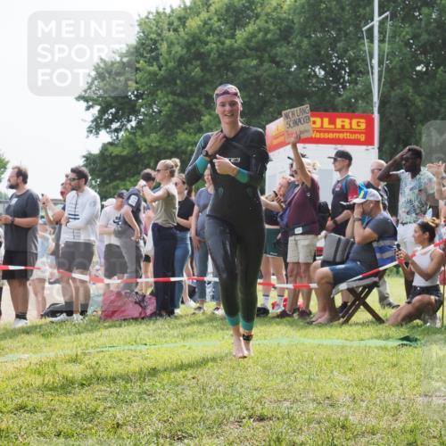 15.06.2025 - 27. Vierlanden-Triathlon KatJ http://msf.ph/oto/8017821 15.06.2025 10:17:11 Schwimmen 471, 479, 510, 556, 567, 602, 610 meine-sportfotos.de