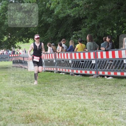 21.06.2025 - 27. Vierlanden-Triathlon KatJ http://msf.ph/oto/8017825 15.06.2025 13:17:50 Ziel 132, 196, 816 meine-sportfotos.de