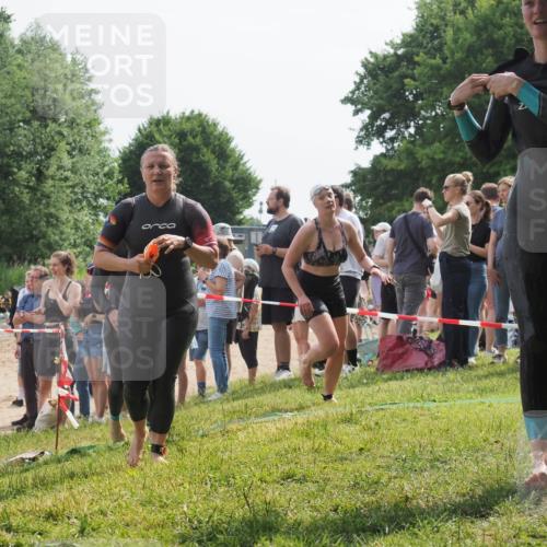15.06.2025 - 27. Vierlanden-Triathlon KatJ http://msf.ph/oto/8017837 15.06.2025 10:17:11 Schwimmen 471, 479, 510, 556, 567, 602, 610 meine-sportfotos.de