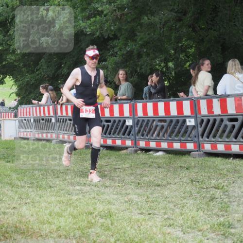 21.06.2025 - 27. Vierlanden-Triathlon KatJ http://msf.ph/oto/8017844 15.06.2025 13:17:51 Ziel 132, 196, 816 meine-sportfotos.de