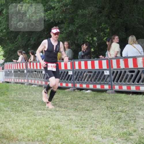 21.06.2025 - 27. Vierlanden-Triathlon KatJ http://msf.ph/oto/8017861 15.06.2025 13:17:52 Ziel 132, 196, 816 meine-sportfotos.de