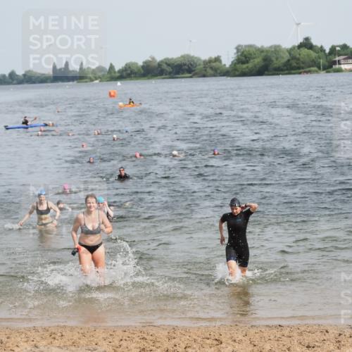 21.06.2025 - 27. Vierlanden-Triathlon MichiJ http://msf.ph/oto/8017868 15.06.2026 10:18:14 Schwimmen 550, 568, 586, 629 meine-sportfotos.de