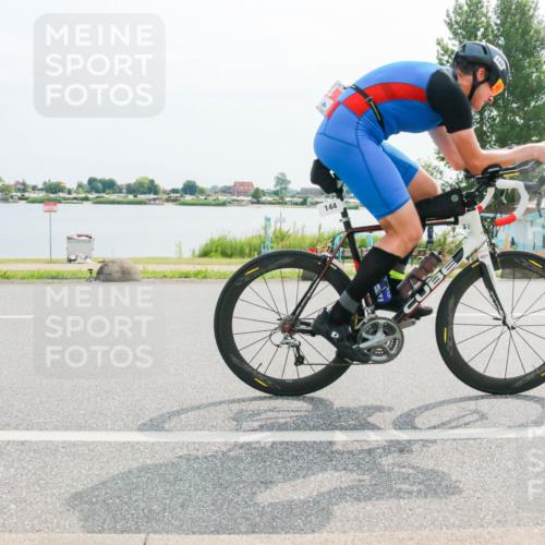 15.06.2025 - 27. Vierlanden-Triathlon H.Heesch http://msf.ph/oto/8017876 15.06.2025 10:11:36 Radfahren 144, 215 meine-sportfotos.de