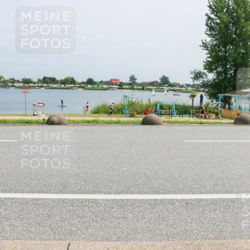 21.06.2025 - 27. Vierlanden-Triathlon H.Heesch http://msf.ph/oto/8017892 15.06.2025 11:59:47 Radfahren 757, 811, 919 meine-sportfotos.de