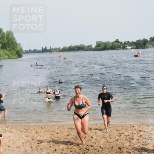 21.06.2025 - 27. Vierlanden-Triathlon MichiJ http://msf.ph/oto/8017893 15.06.2026 10:18:16 Schwimmen 535, 568, 586 meine-sportfotos.de