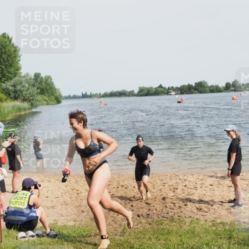 21.06.2025 - 27. Vierlanden-Triathlon MichiJ http://msf.ph/oto/8017912 15.06.2026 10:18:18 Schwimmen 535, 568, 586 meine-sportfotos.de