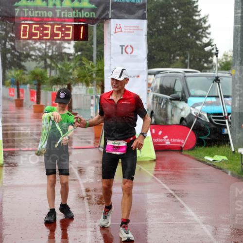 15.06.2025 - 7 Türme Triathlon Michael Strokosch http://msf.ph/oto/8017941 15.06.2025 15:35:30 Ziel 281 meine-sportfotos.de
