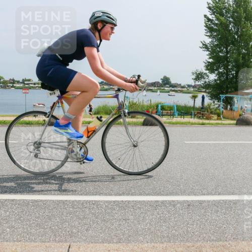 21.06.2025 - 27. Vierlanden-Triathlon H.Heesch http://msf.ph/oto/8017943 15.06.2025 11:59:51 Radfahren 919 meine-sportfotos.de