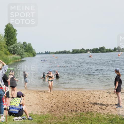 21.06.2025 - 27. Vierlanden-Triathlon MichiJ http://msf.ph/oto/8018049 15.06.2026 10:18:22 Schwimmen 495, 535, 568, 586 meine-sportfotos.de