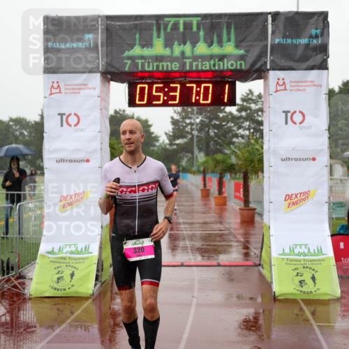 15.06.2025 - 7 Türme Triathlon Michael Strokosch http://msf.ph/oto/8018080 15.06.2025 15:37:00 Ziel 298, 339 meine-sportfotos.de