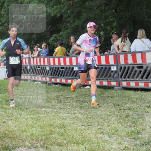 21.06.2025 - 27. Vierlanden-Triathlon KatJ http://msf.ph/oto/8018086 15.06.2025 13:17:56 Ziel 196, 691, 816 meine-sportfotos.de