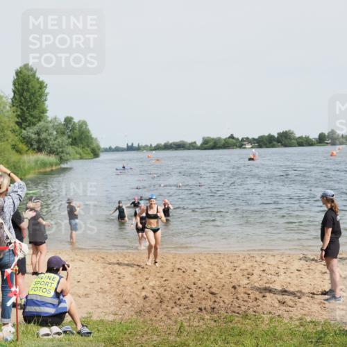 21.06.2025 - 27. Vierlanden-Triathlon MichiJ http://msf.ph/oto/8018088 15.06.2026 10:18:23 Schwimmen 495, 535, 568, 586 meine-sportfotos.de