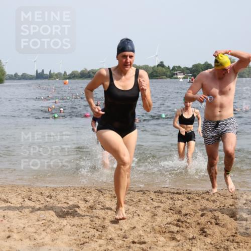15.06.2025 - 27. Vierlanden-Triathlon Lena Gebhardt http://msf.ph/oto/8018094 15.06.2025 10:16:28 Schwimmen 477, 487, 491, 494, 499, 523, 526, 549, 574, 614, 634 meine-sportfotos.de