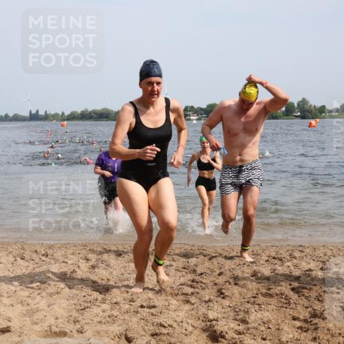 15.06.2025 - 27. Vierlanden-Triathlon Lena Gebhardt http://msf.ph/oto/8018111 15.06.2025 10:16:28 Schwimmen 477, 487, 491, 494, 499, 523, 526, 549, 574, 614, 634 meine-sportfotos.de