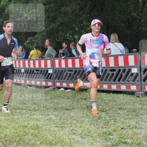 21.06.2025 - 27. Vierlanden-Triathlon KatJ http://msf.ph/oto/8018127 15.06.2025 13:17:57 Ziel 196, 691, 816 meine-sportfotos.de