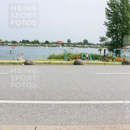 21.06.2025 - 27. Vierlanden-Triathlon H.Heesch http://msf.ph/oto/8018130 15.06.2025 12:00:10 Radfahren 825 meine-sportfotos.de