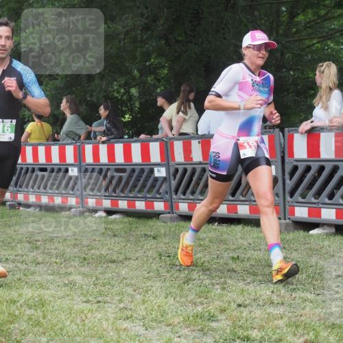 21.06.2025 - 27. Vierlanden-Triathlon KatJ http://msf.ph/oto/8018153 15.06.2025 13:17:57 Ziel 196, 691, 816 meine-sportfotos.de