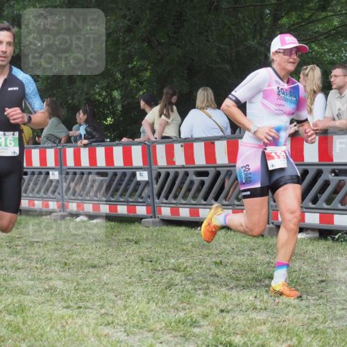 21.06.2025 - 27. Vierlanden-Triathlon KatJ http://msf.ph/oto/8018171 15.06.2025 13:17:57 Ziel 196, 691, 816 meine-sportfotos.de