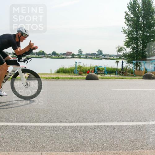 15.06.2025 - 27. Vierlanden-Triathlon H.Heesch http://msf.ph/oto/8018174 15.06.2025 09:24:37 Radfahren 153, 160 meine-sportfotos.de