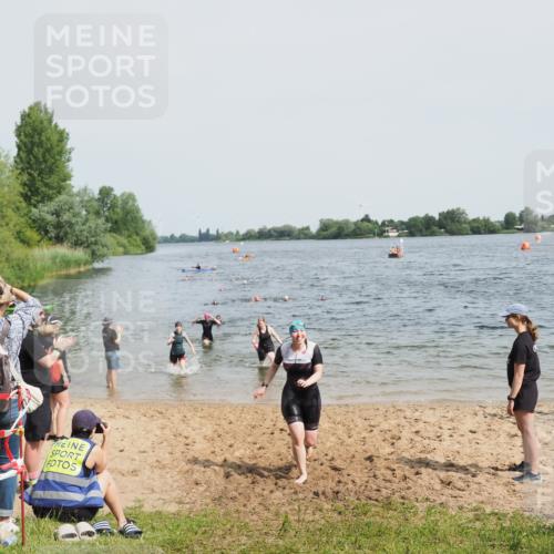21.06.2025 - 27. Vierlanden-Triathlon MichiJ http://msf.ph/oto/8018229 15.06.2026 10:18:26 Schwimmen 495, 533, 535, 586, 621, 628 meine-sportfotos.de