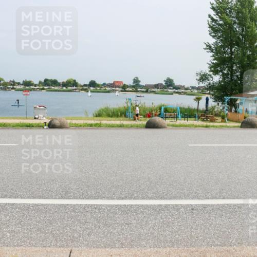 21.06.2025 - 27. Vierlanden-Triathlon H.Heesch http://msf.ph/oto/8018234 15.06.2025 12:00:11 Radfahren 785, 825 meine-sportfotos.de