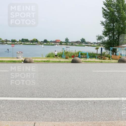 21.06.2025 - 27. Vierlanden-Triathlon H.Heesch http://msf.ph/oto/8018307 15.06.2025 12:00:12 Radfahren 785, 825 meine-sportfotos.de