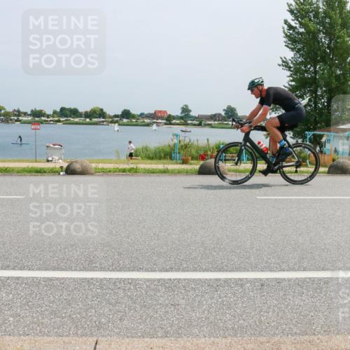 21.06.2025 - 27. Vierlanden-Triathlon H.Heesch http://msf.ph/oto/8018346 15.06.2025 12:00:12 Radfahren 785, 825 meine-sportfotos.de
