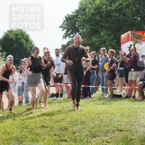 15.06.2025 - 27. Vierlanden-Triathlon KatJ http://msf.ph/oto/8018362 15.06.2025 10:17:37 Schwimmen 485, 488, 492, 493, 519, 532, 537, 552, 557, 562, 572, 582, 588, 594, 626 meine-sportfotos.de