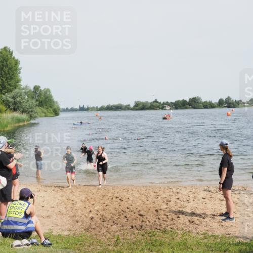 21.06.2025 - 27. Vierlanden-Triathlon MichiJ http://msf.ph/oto/8018393 15.06.2026 10:18:29 Schwimmen 495, 533, 535, 621, 628 meine-sportfotos.de