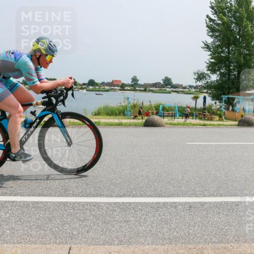 21.06.2025 - 27. Vierlanden-Triathlon H.Heesch http://msf.ph/oto/8018428 15.06.2025 12:00:22 Radfahren 930, 939 meine-sportfotos.de