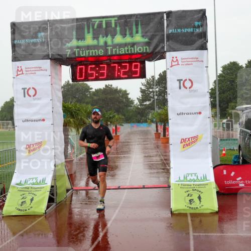 15.06.2025 - 7 Türme Triathlon Michael Strokosch http://msf.ph/oto/8018455 15.06.2025 15:37:29 Ziel 262 meine-sportfotos.de