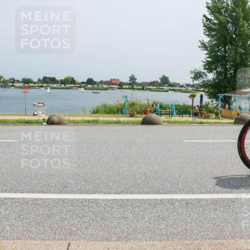 21.06.2025 - 27. Vierlanden-Triathlon H.Heesch http://msf.ph/oto/8018460 15.06.2025 12:00:22 Radfahren 930, 939 meine-sportfotos.de