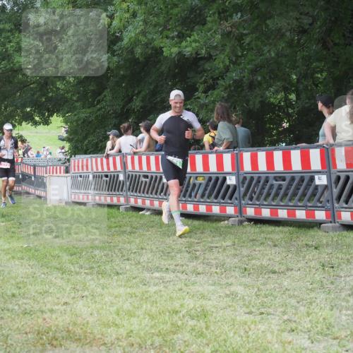 21.06.2025 - 27. Vierlanden-Triathlon KatJ http://msf.ph/oto/8018461 15.06.2025 13:18:26 Ziel 172, 781 meine-sportfotos.de
