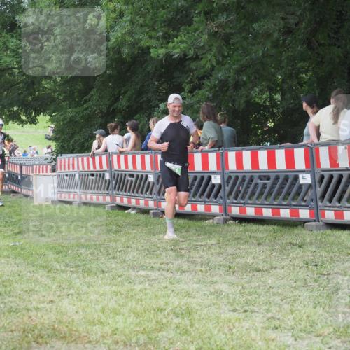21.06.2025 - 27. Vierlanden-Triathlon KatJ http://msf.ph/oto/8018464 15.06.2025 13:18:26 Ziel 172, 781 meine-sportfotos.de