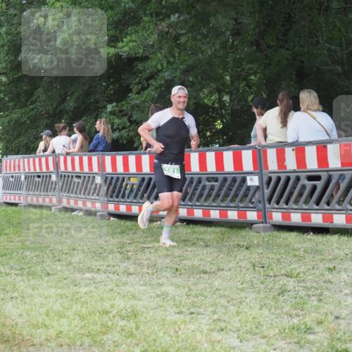 21.06.2025 - 27. Vierlanden-Triathlon KatJ http://msf.ph/oto/8018481 15.06.2025 13:18:27 Ziel 172, 781 meine-sportfotos.de