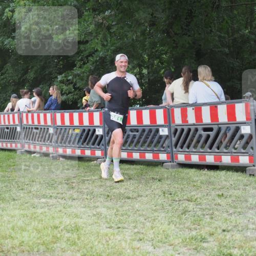 21.06.2025 - 27. Vierlanden-Triathlon KatJ http://msf.ph/oto/8018487 15.06.2025 13:18:27 Ziel 172, 781 meine-sportfotos.de