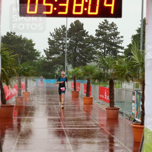 15.06.2025 - 7 Türme Triathlon Michael Strokosch http://msf.ph/oto/8018505 15.06.2025 15:38:04 Ziel  meine-sportfotos.de