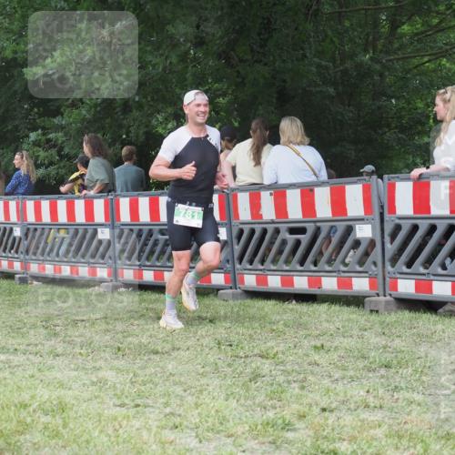 21.06.2025 - 27. Vierlanden-Triathlon KatJ http://msf.ph/oto/8018507 15.06.2025 13:18:27 Ziel 172, 781 meine-sportfotos.de