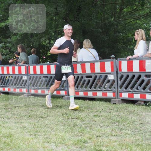 21.06.2025 - 27. Vierlanden-Triathlon KatJ http://msf.ph/oto/8018525 15.06.2025 13:18:27 Ziel 172, 781 meine-sportfotos.de