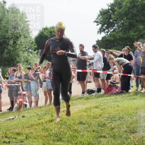 15.06.2025 - 27. Vierlanden-Triathlon KatJ http://msf.ph/oto/8018585 15.06.2025 10:17:46 Schwimmen 485, 488, 492, 493, 519, 522, 532, 537, 552, 557, 562, 563, 588, 626 meine-sportfotos.de