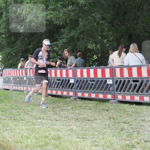 21.06.2025 - 27. Vierlanden-Triathlon KatJ http://msf.ph/oto/8018605 15.06.2025 13:18:29 Ziel 172, 781 meine-sportfotos.de
