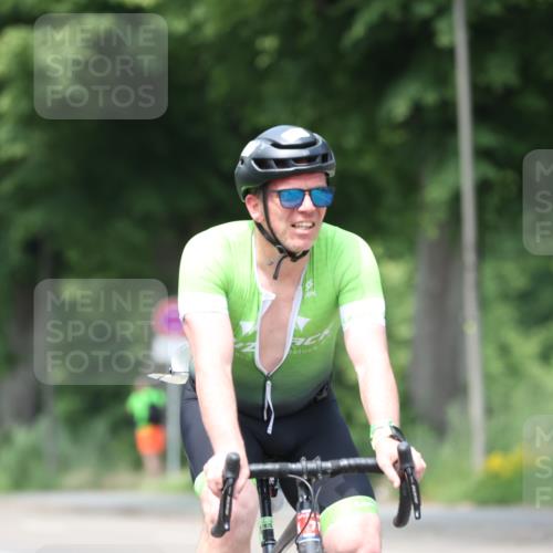 15.06.2025 - 7 Türme Triathlon Yannick Fuchs http://msf.ph/oto/8018619 15.06.2025 13:31:34 Radfahren 384, 467, 1106, 1193 meine-sportfotos.de
