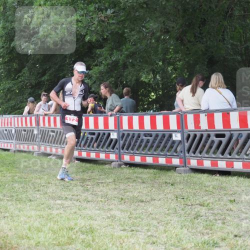 21.06.2025 - 27. Vierlanden-Triathlon KatJ http://msf.ph/oto/8018621 15.06.2025 13:18:30 Ziel 172 meine-sportfotos.de