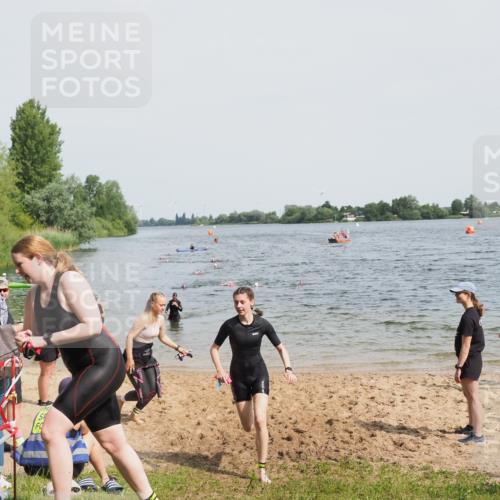 21.06.2025 - 27. Vierlanden-Triathlon MichiJ http://msf.ph/oto/8018624 15.06.2026 10:18:34 Schwimmen 495, 533, 621, 628 meine-sportfotos.de