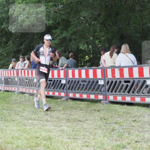 21.06.2025 - 27. Vierlanden-Triathlon KatJ http://msf.ph/oto/8018636 15.06.2025 13:18:30 Ziel 172 meine-sportfotos.de