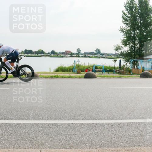 15.06.2025 - 27. Vierlanden-Triathlon H.Heesch http://msf.ph/oto/8018652 15.06.2025 09:33:04 Radfahren 125, 161, 239 meine-sportfotos.de