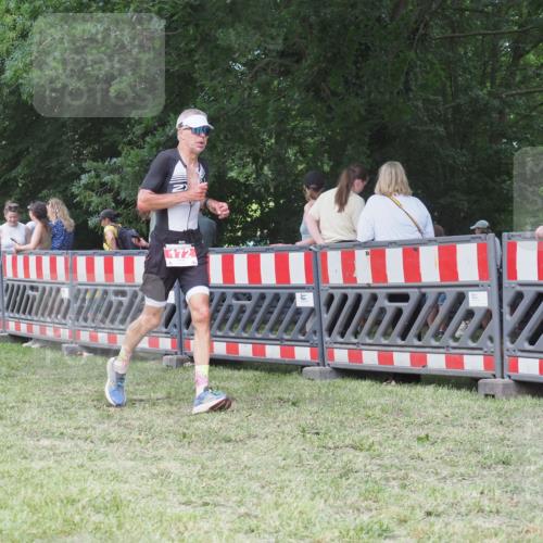 21.06.2025 - 27. Vierlanden-Triathlon KatJ http://msf.ph/oto/8018679 15.06.2025 13:18:30 Ziel 172 meine-sportfotos.de