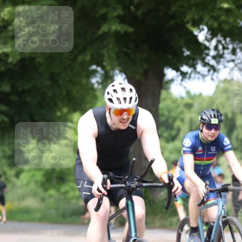 15.06.2025 - 7 Türme Triathlon Yannick Fuchs http://msf.ph/oto/8018688 15.06.2025 13:31:37 Radfahren 467, 1004, 1193 meine-sportfotos.de