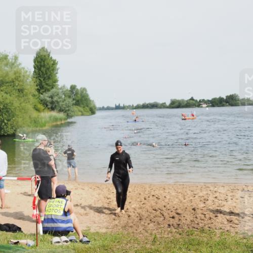 21.06.2025 - 27. Vierlanden-Triathlon MichiJ http://msf.ph/oto/8018716 15.06.2026 10:18:44 Schwimmen 536 meine-sportfotos.de